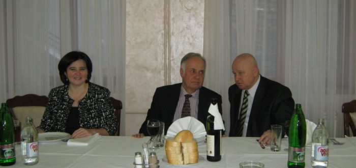 13 января 2012 г. За обедом: А. Вранеш, А.В. Конузин, Ю.А. Горячев